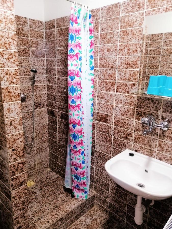 Penzion Adriana Nové Mesto nad Váhom Exterior foto